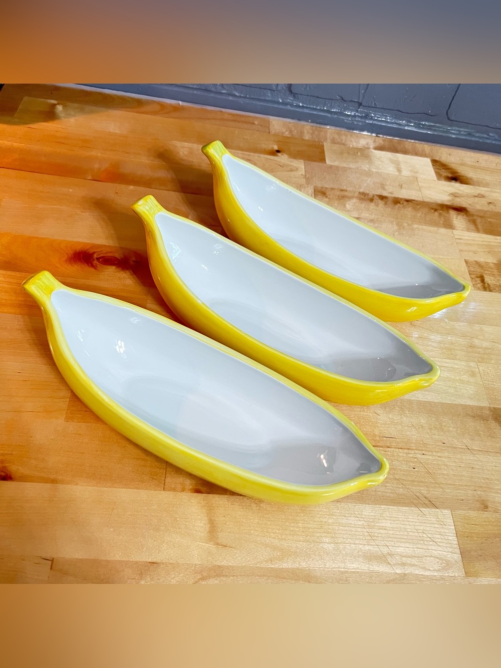 RARE-3 Pottery Barn Yellow Ceramic Dessert Ice Cream Splits Boats - Go Bananas